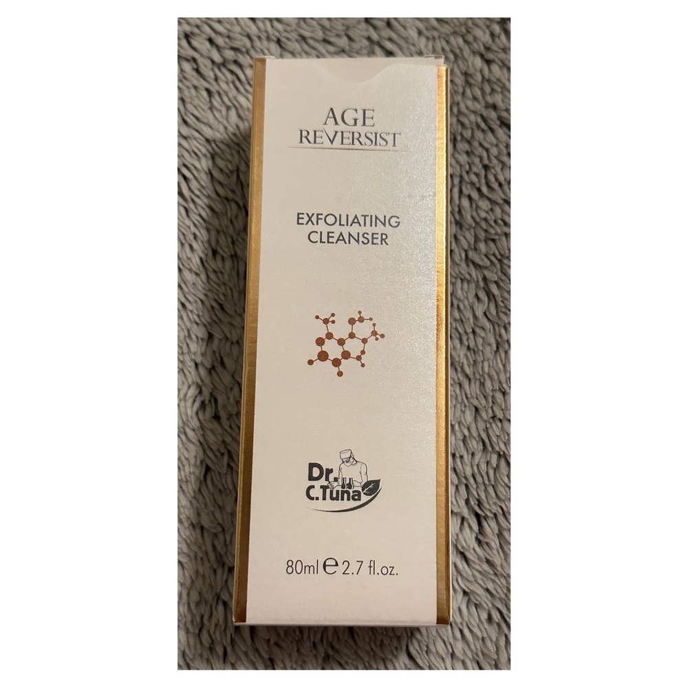 Farmasi Dr. C. Tuna Age Reversist Exfoliating Cleanser